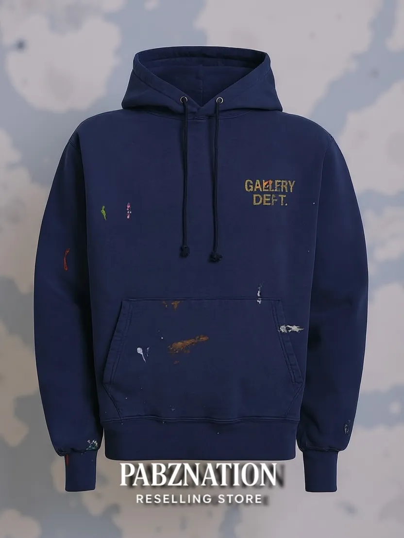 GALLERY DEPT. PAINT LOGO HOODIE/Vintage Navy Purple English graffiti distressed hoodie Purple S-XL Front panel GD ENGLISH logo Enlarged back logo Ready-to-wear belt printed with wash and distressed Made with faded distressed texture There is "Art on Display" pattern patch on the cuffs All painted by old craftsmen with splashes of ink Original mold opening Fabric custom woven and dyed Perfect reproduction of the correct version